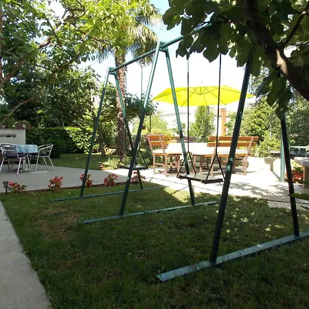 Apartments Cutic Malinska Exterior photo