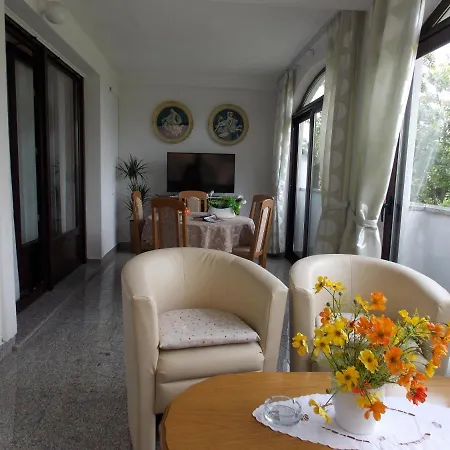 Apartments Cutic Malinska Exterior photo